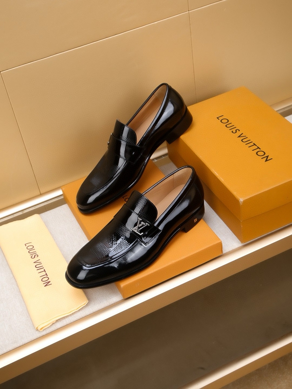 ルイヴィトン靴背面デザイン